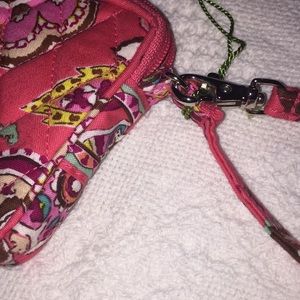 Vera Bradley Bags - Vera Bradley Wristlet 🌺🌸 Vera Bradley Bags - Vera Bradley Wristlet 🌺🌸